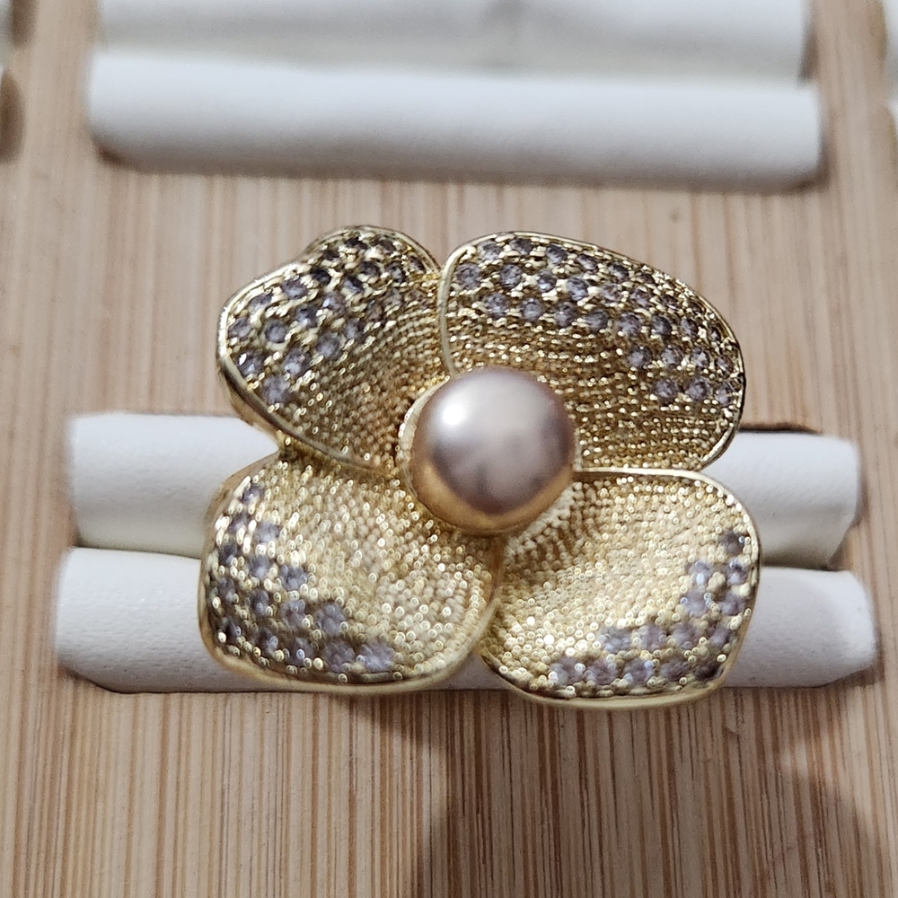 Sz 9 Gold Plated Flower Ring with Pear, Cubic Zirconia
